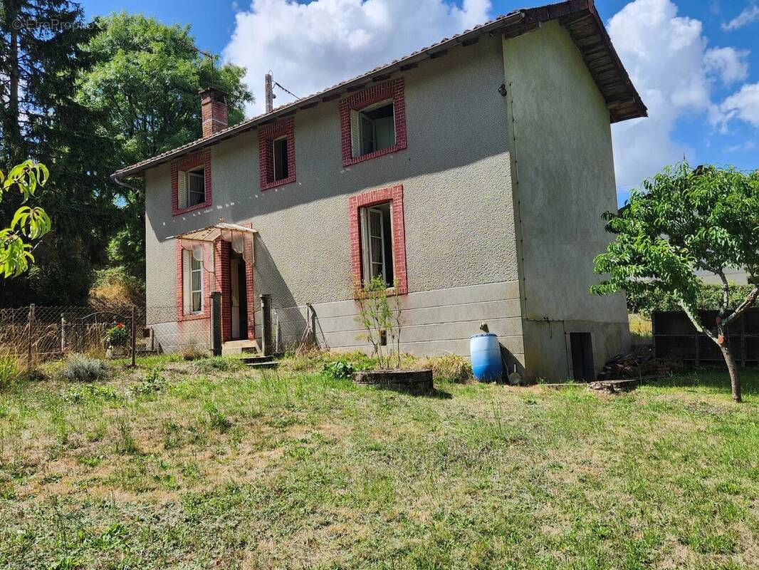 Maison à CHAILLAC-SUR-VIENNE