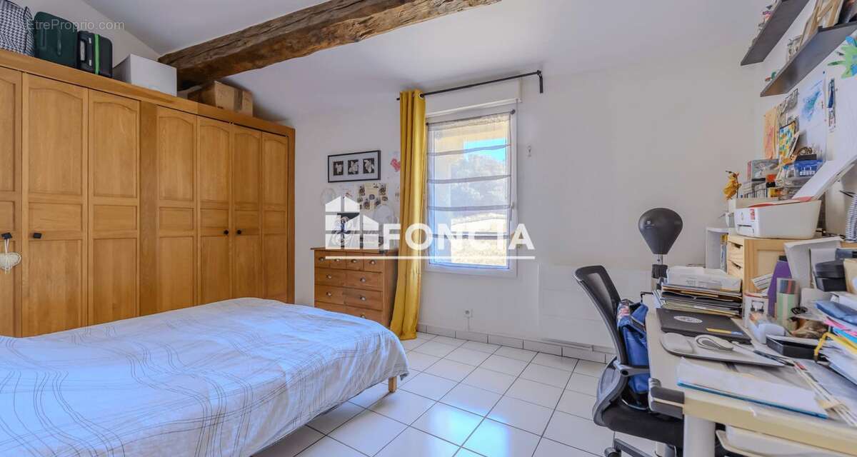 Appartement à COURTHEZON