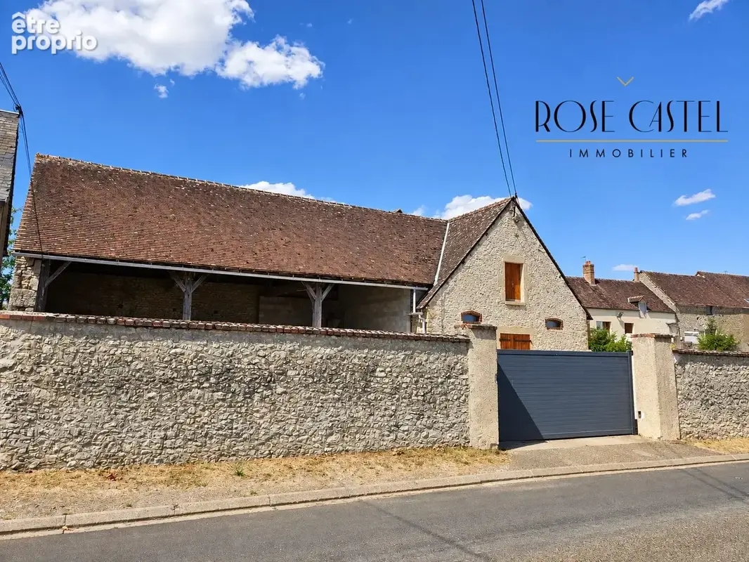 Parking à CLOYES-SUR-LE-LOIR