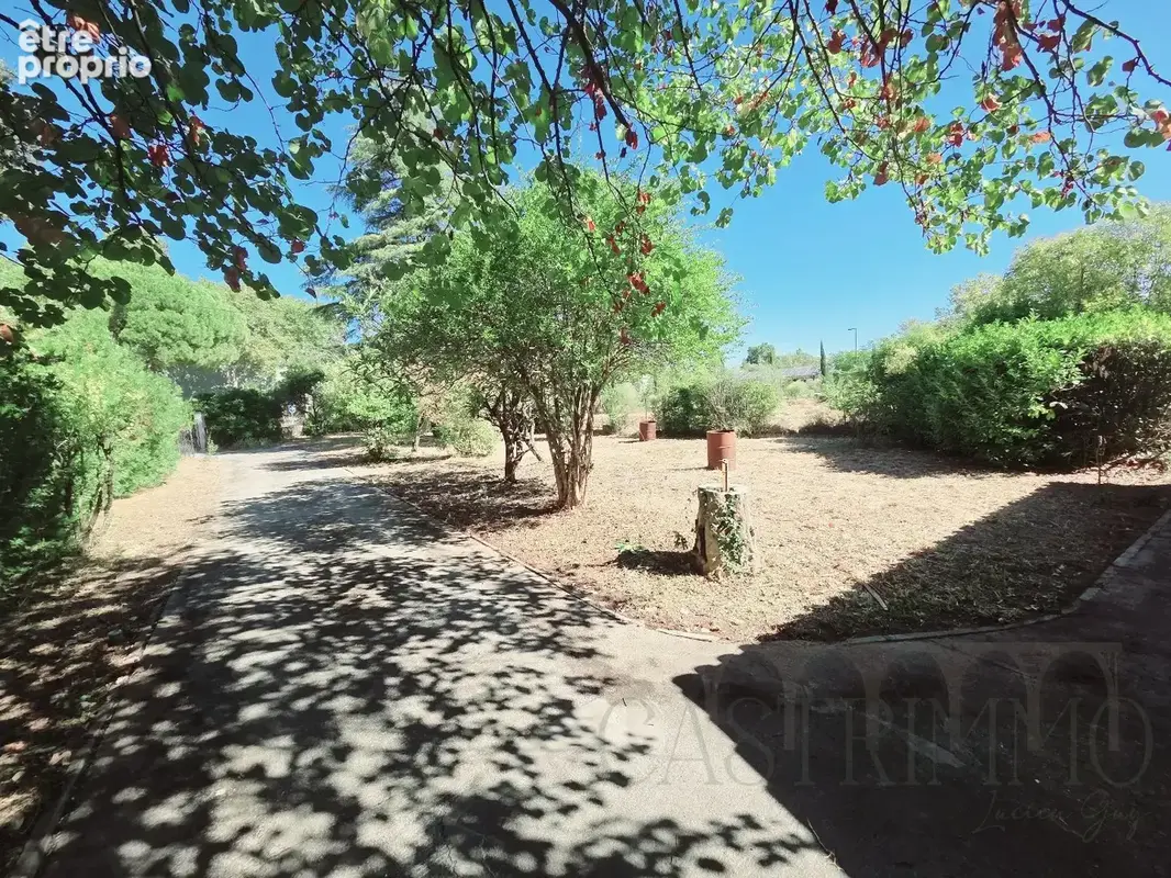 Vendargues  villa de plain-pied t5 sur un beau terrain arboré de 1 648 m² - photo 2