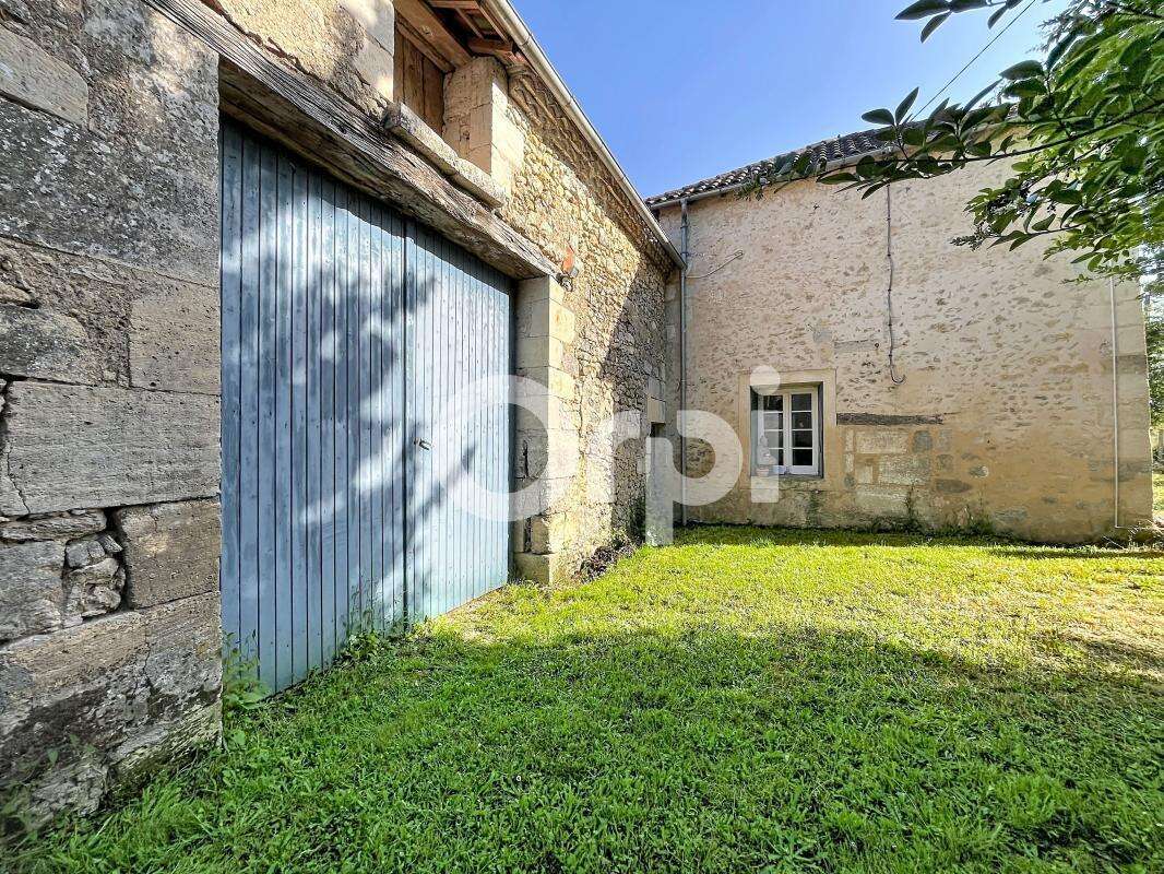 Maison à ANTONNE-ET-TRIGONANT