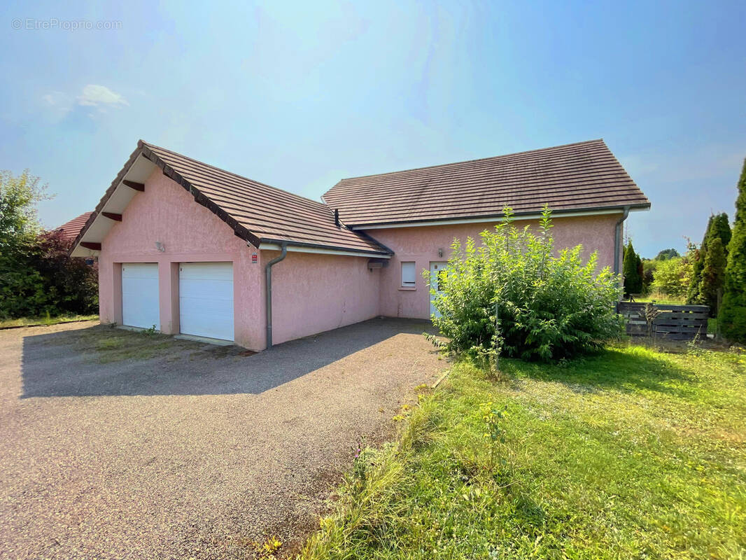 Maison à AMBLANS-ET-VELOTTE