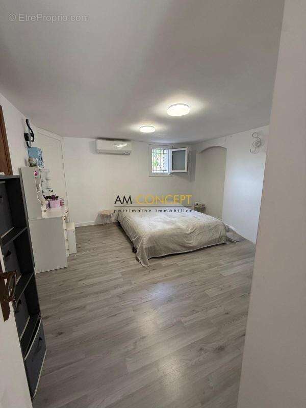 Appartement à CONTES