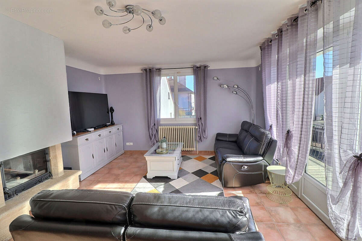 Maison à LE PERRAY-EN-YVELINES