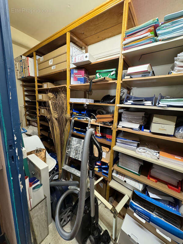 A vendre 146 000 euros des murs commerciaux libres — cagnes-sur-mer centre   eco quartier villete - photo 3
