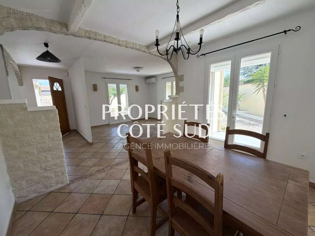 Maison à ROCHEFORT-DU-GARD