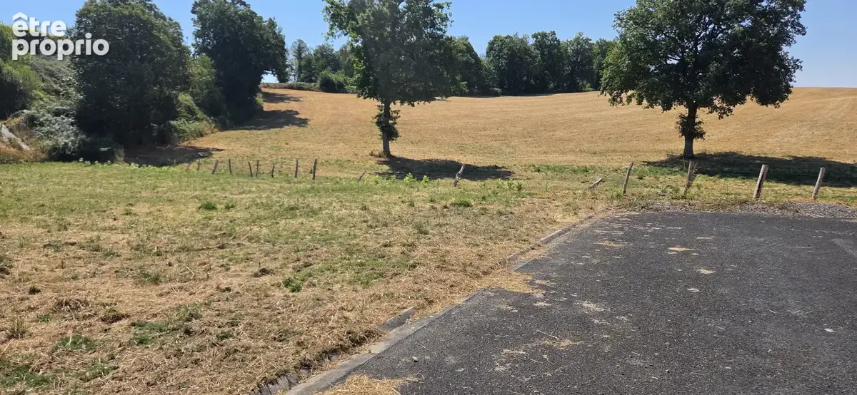 Terrain à LUBERSAC