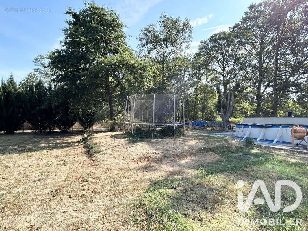 Maison 252 m² à Chateauneuf-Sur-Loire  - photo 9