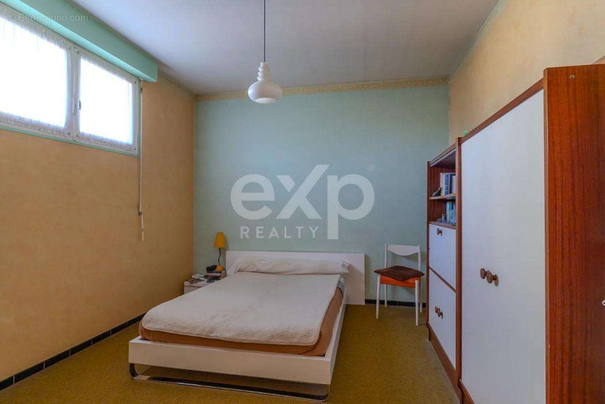 Appartement à SALLES