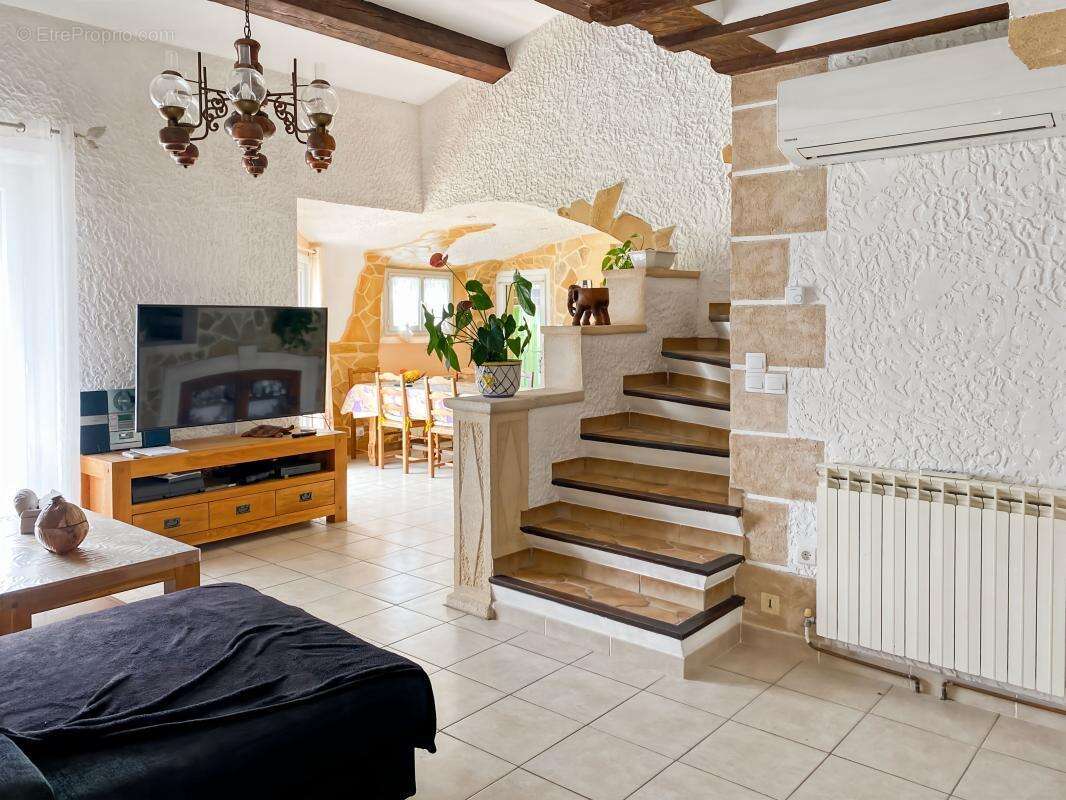 Maison à PEYRUIS
