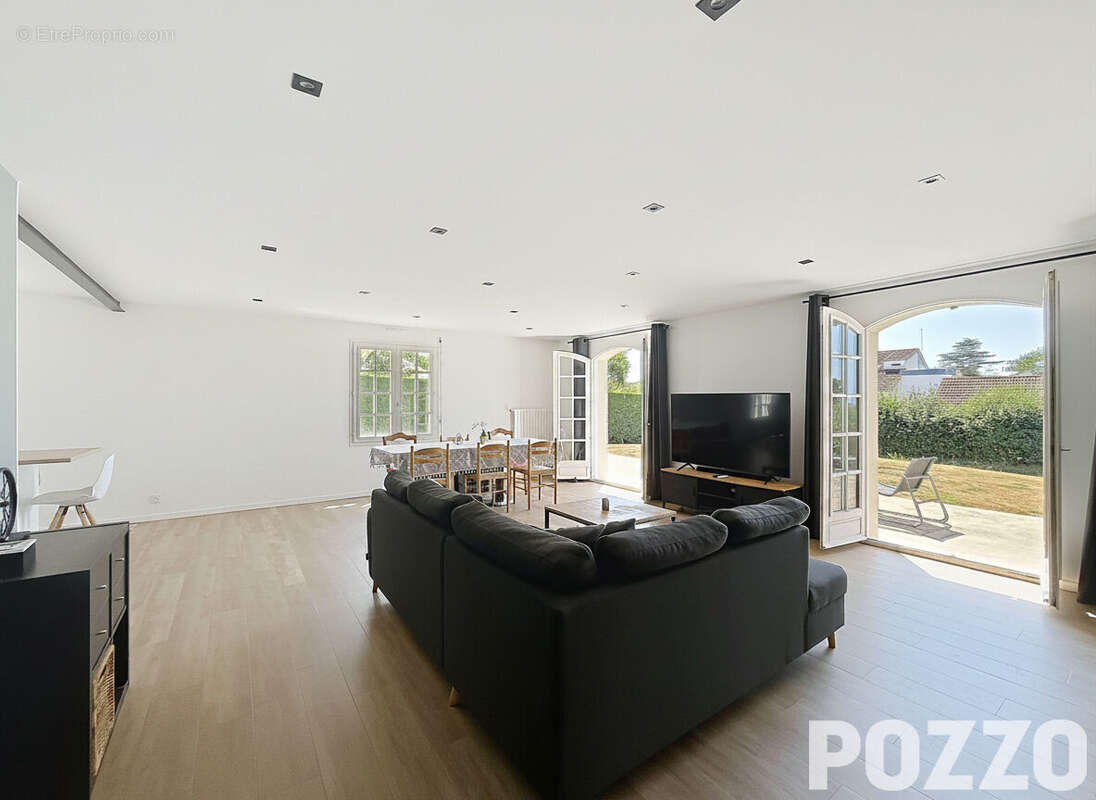 Maison Bréhal (50290) 8 pièce(s) 181 m2 terrain 1050 m² - photo 13
