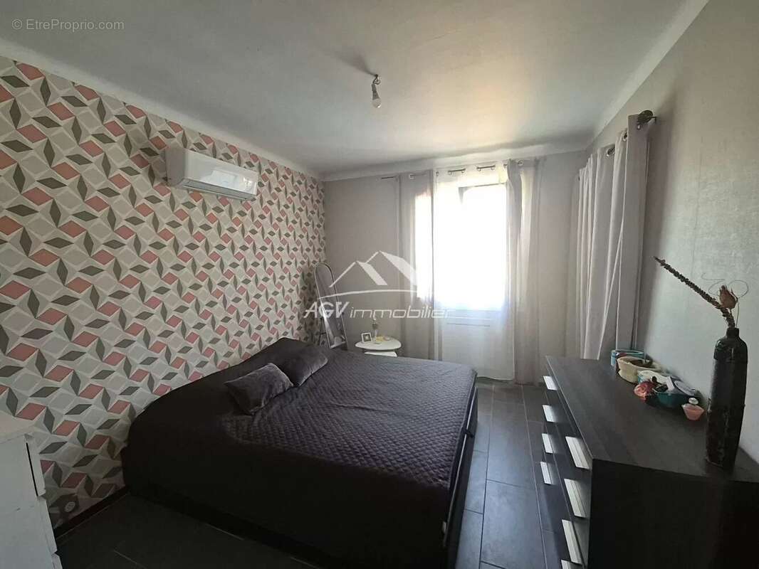 Maison à SAINT-HILAIRE-DE-BRETHMAS