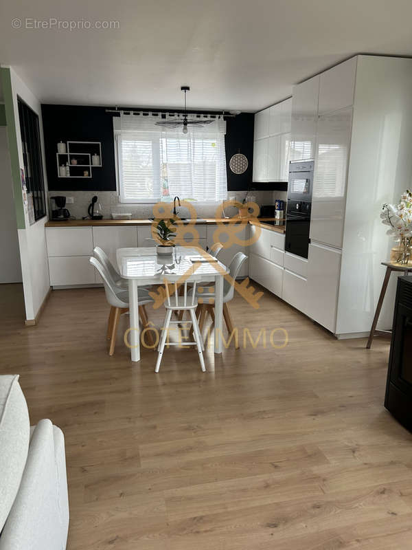 Maison à OSTRICOURT