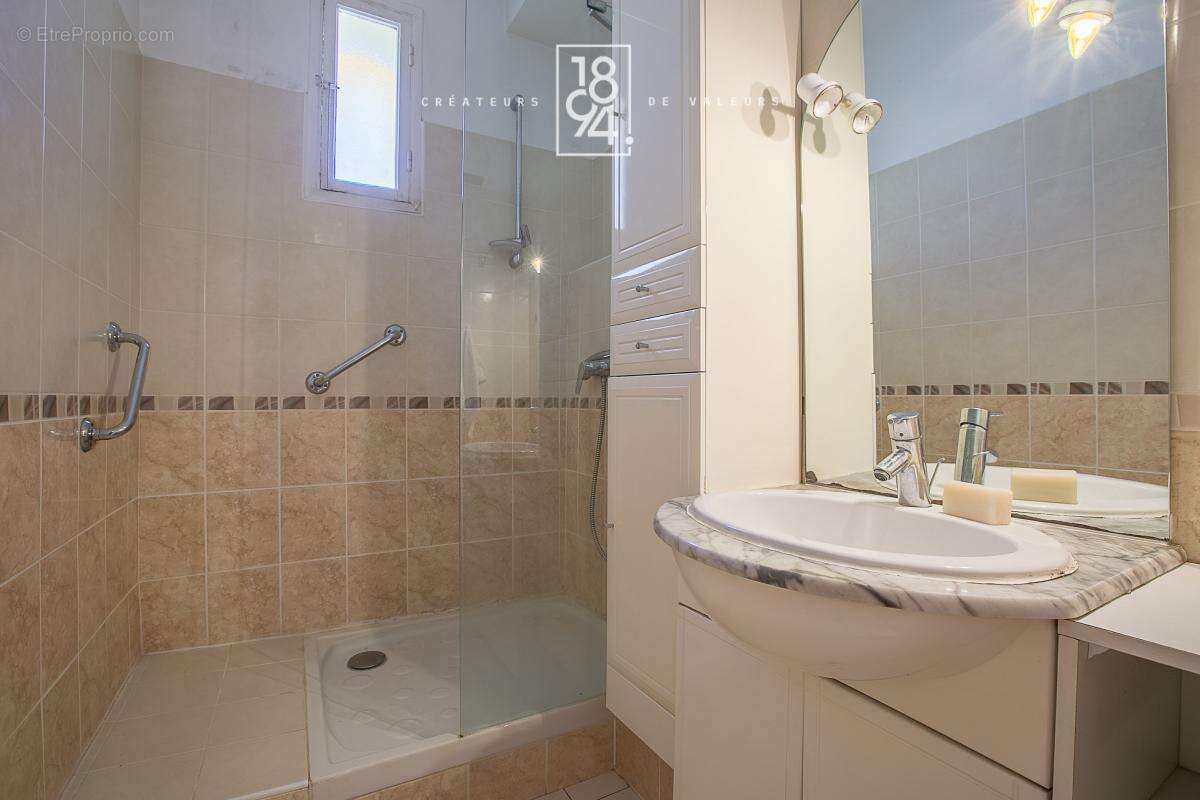 Appartement à MARSEILLE-8E