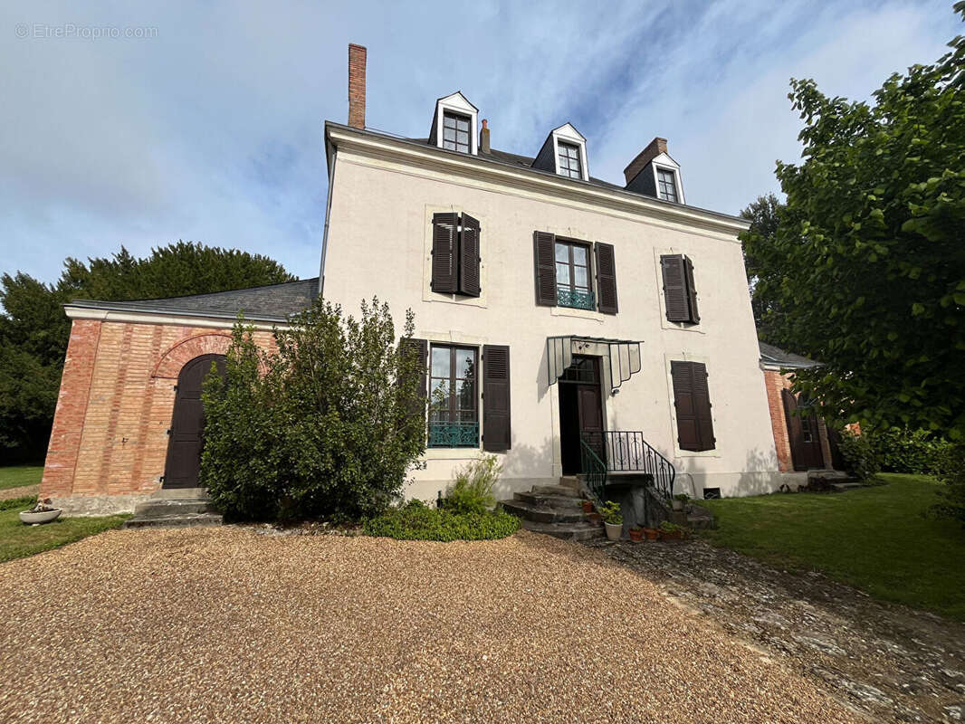 Maison à NOYEN-SUR-SARTHE