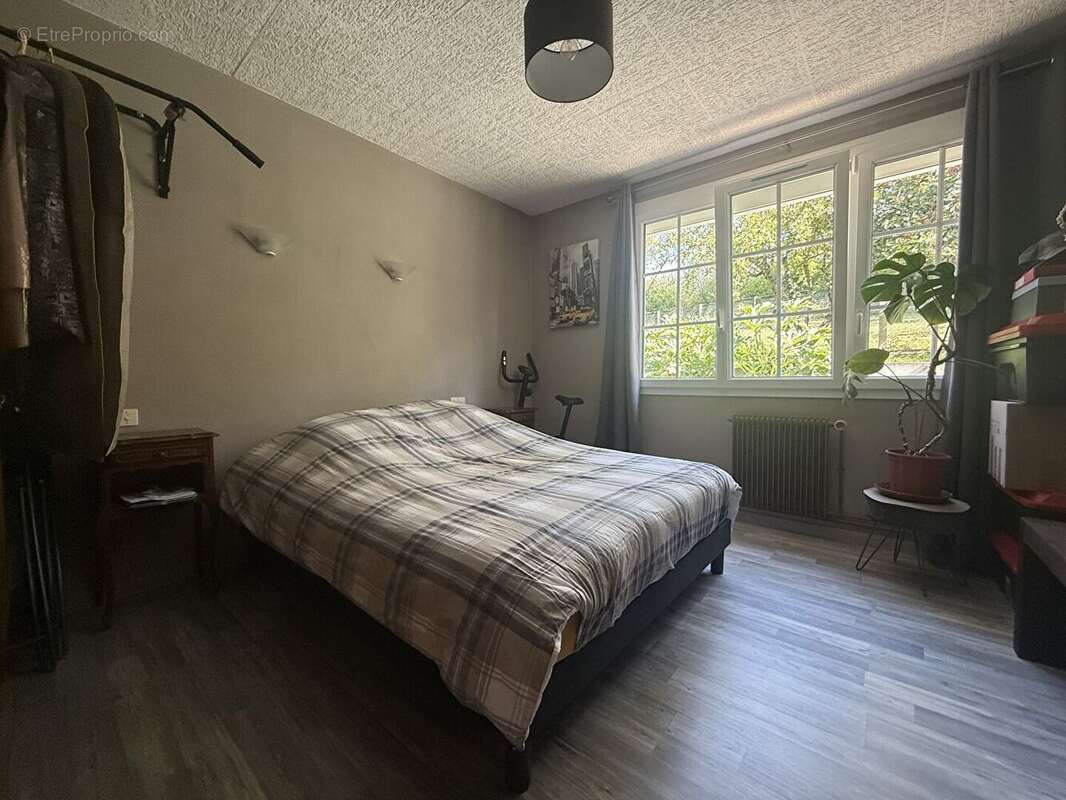 Maison à SAINT-OUEN-LE-HOUX