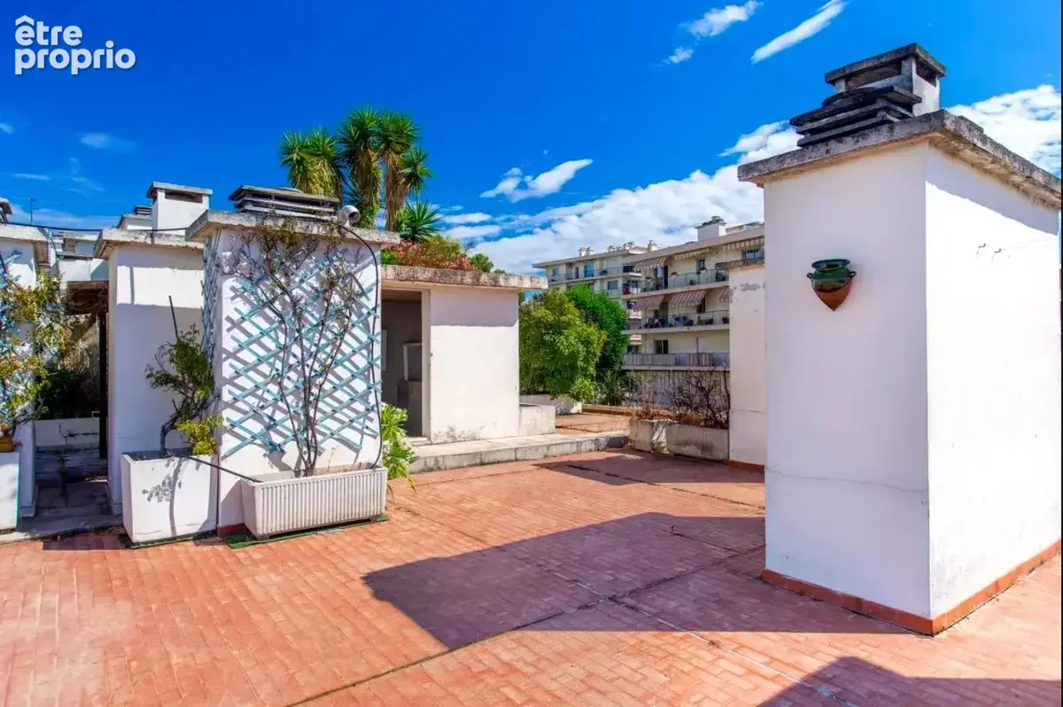 NICE-CIMIEZ-Dernier étage- T4 144m2 -Terrasse 380m2- Garave- cave - photo 4