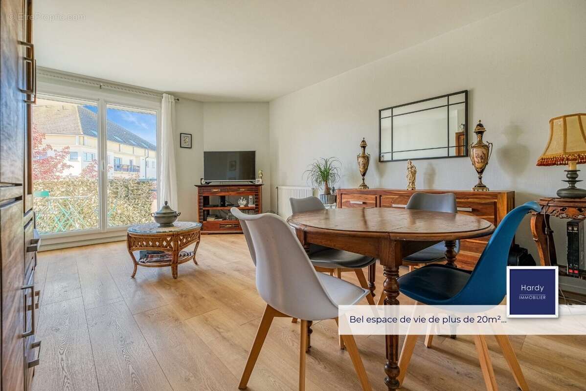 Appartement à JOUY-LE-MOUTIER