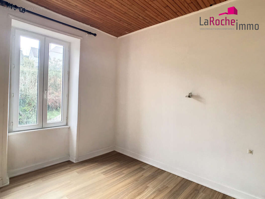 Maison à LA ROCHE-MAURICE