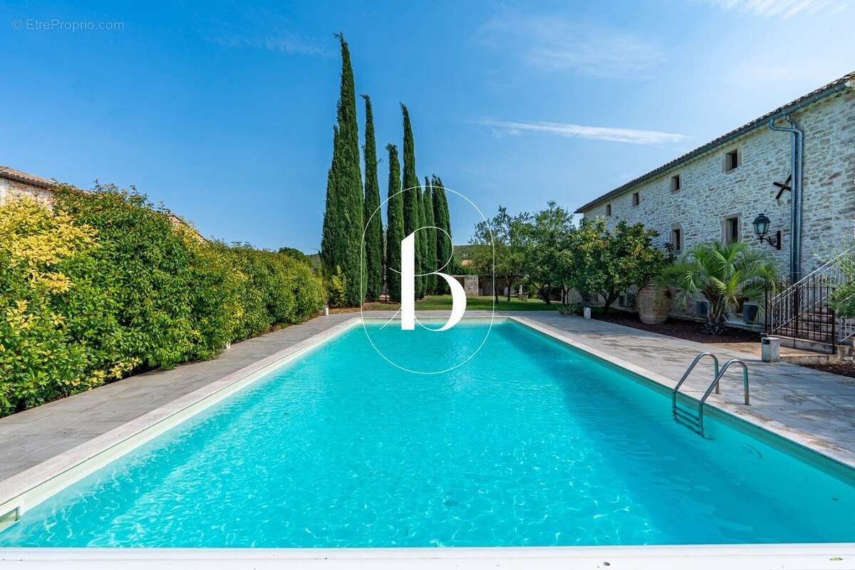 Maison 950 m² à Goudargues  - photo 5