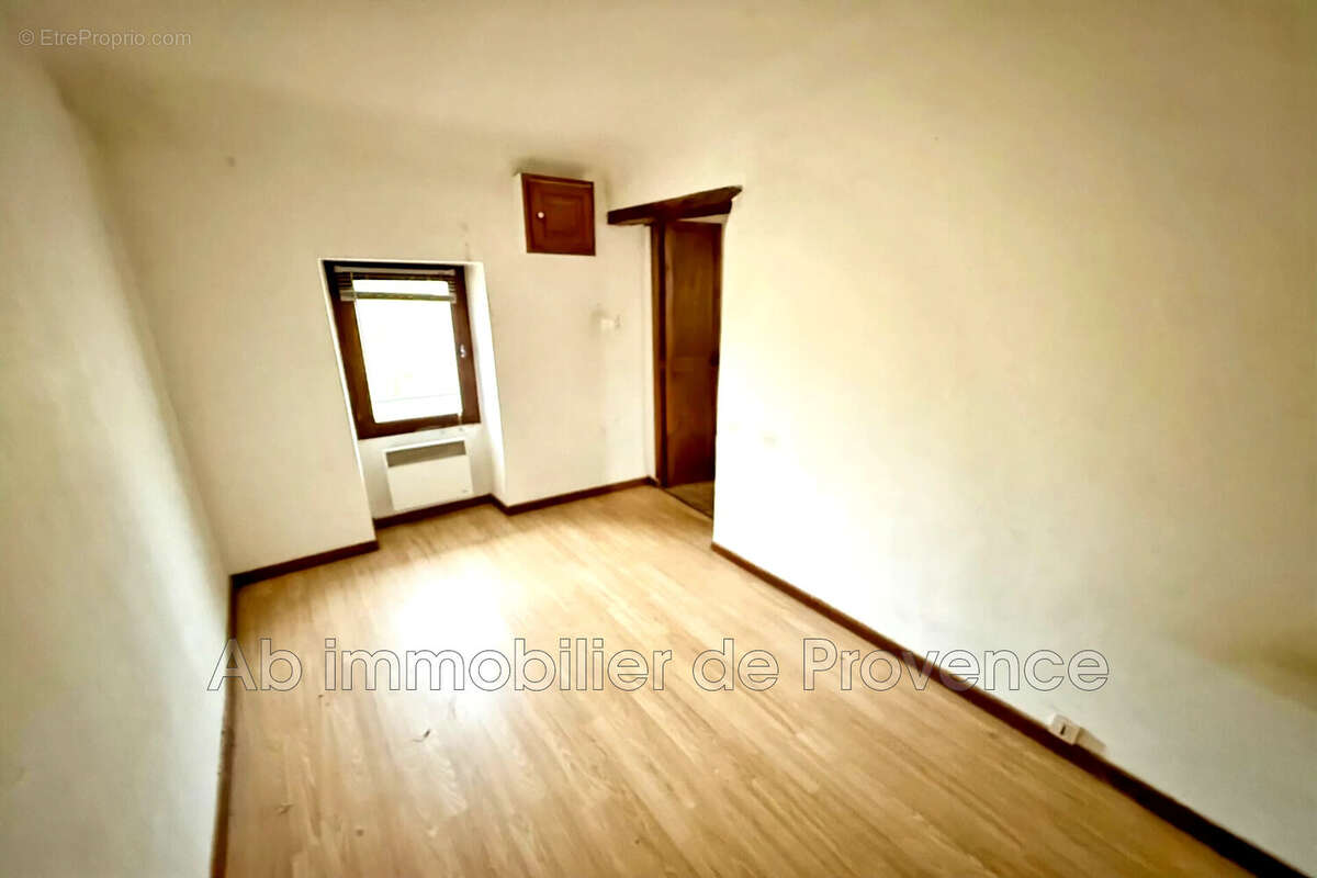 Appartement à ROGNES