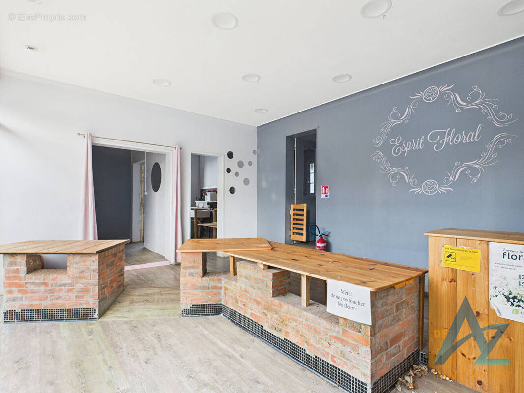 Commerce à MERVILLE-FRANCEVILLE-PLAGE