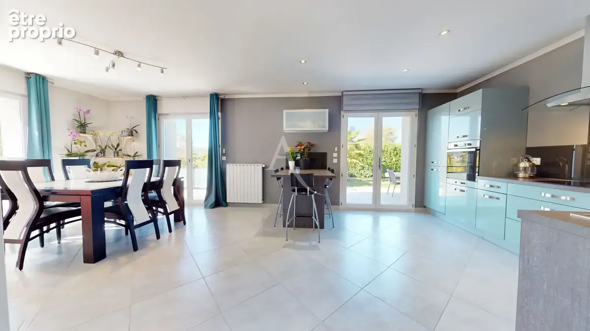 Maison familiale de 179 m² , 5 chambres, grande terrasse et terrain piscinable - photo 2