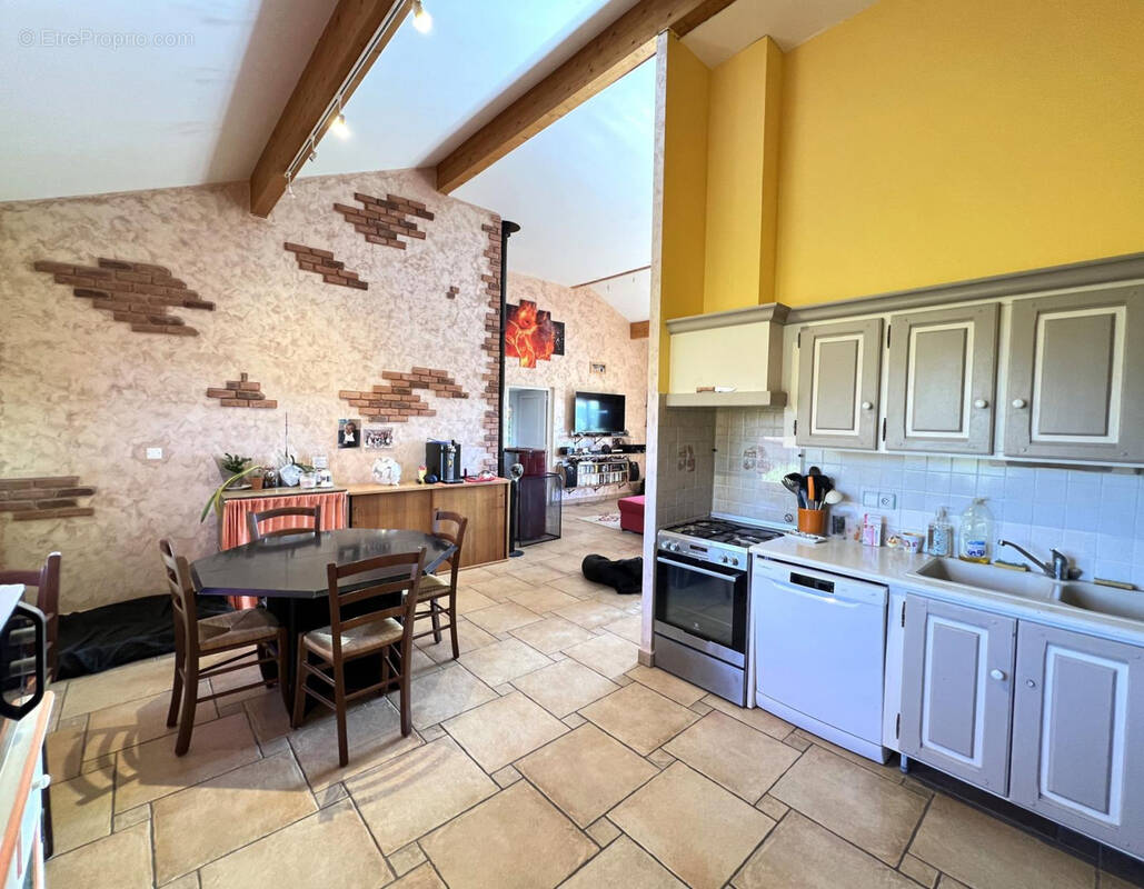 Maison à CHAVEYRIAT