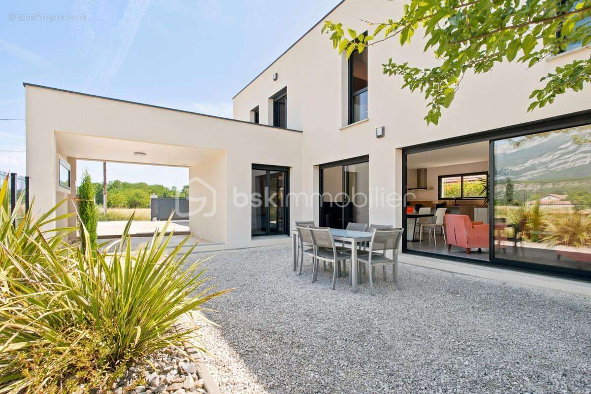 Maison à VIF