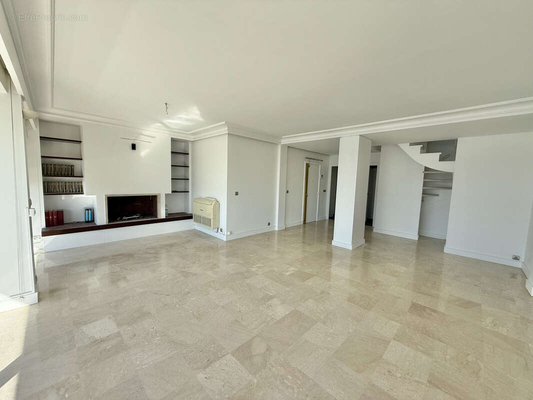 Appartement à ENGHIEN-LES-BAINS