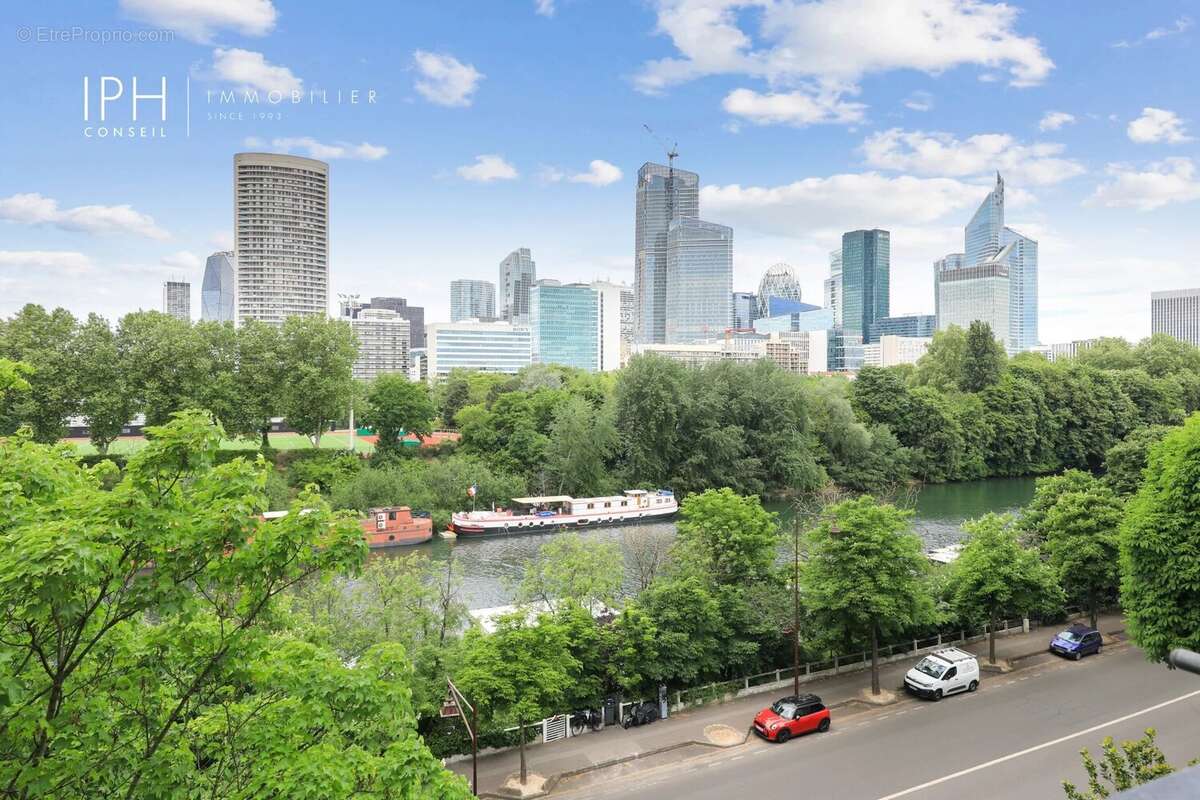 Appartement à NEUILLY-SUR-SEINE