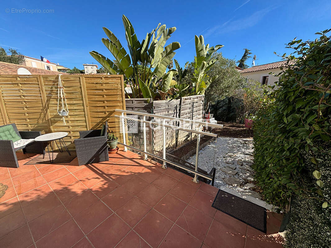 Maison à SAINT-LAURENT-DU-VAR