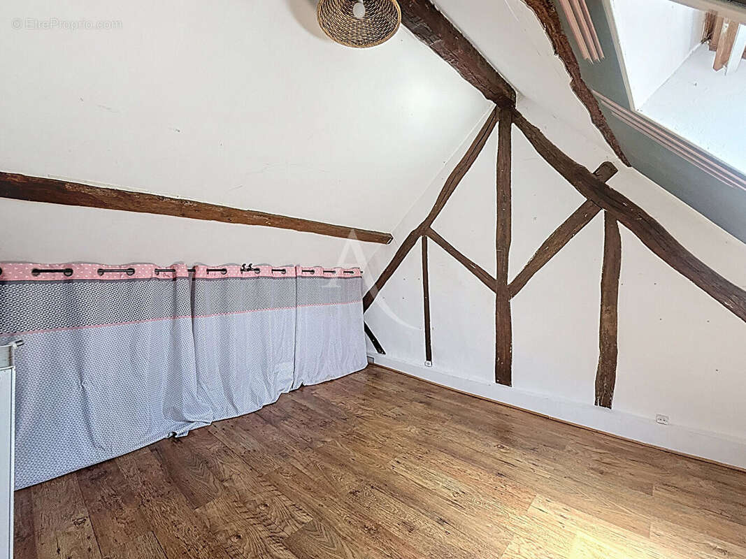 Saint Cyr sur Morin - Maison 3/4 chambres - garage et jardin de 449 m2 - photo 15