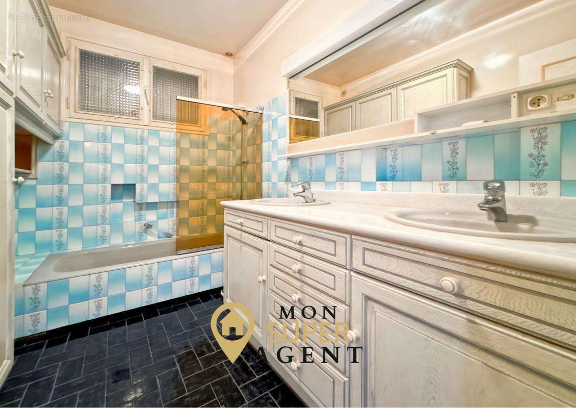 Maison à VAUX-LE-PENIL