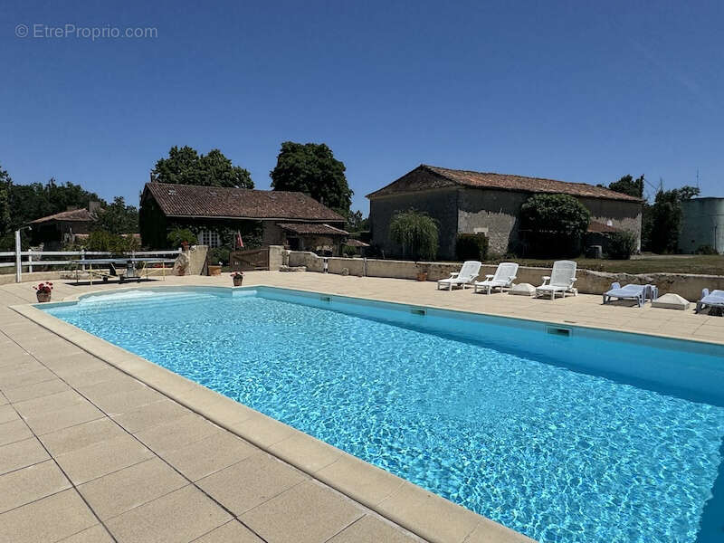 Maison à MEDILLAC
