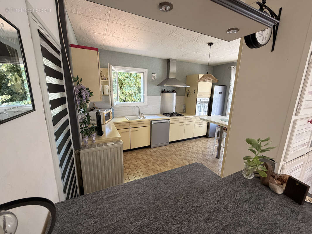 À Tully, Maison de 147m2 à vendre 260000 € - photo 7