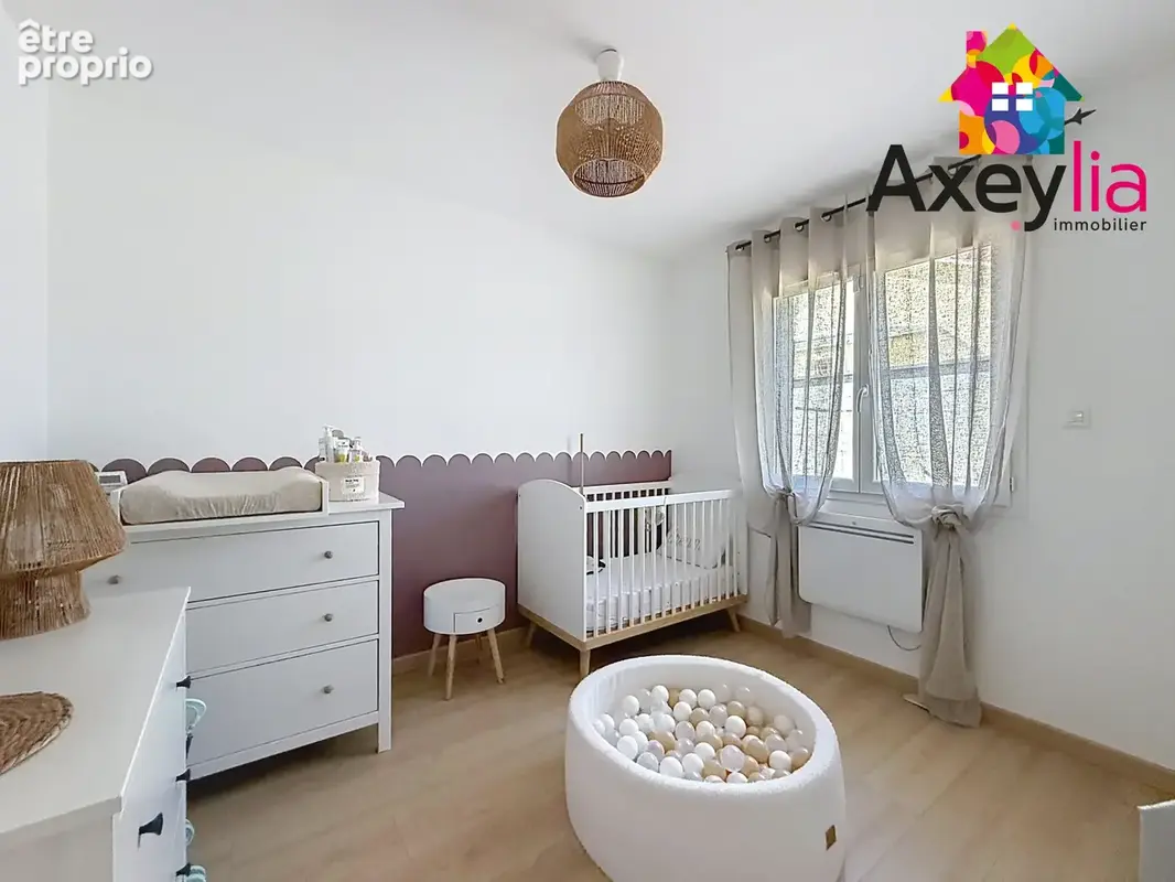 A vendre - mably - maison de plain-pied avec 3 chambres, terrain, pergola et piscine - photo 17