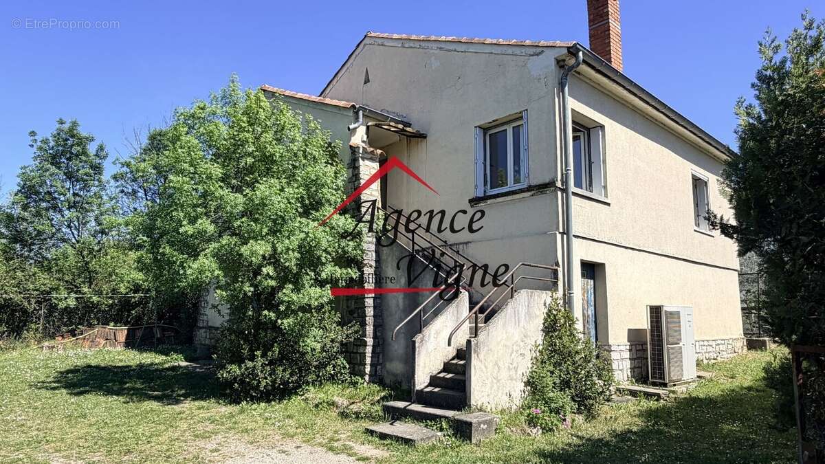 Maison à SAINT-JULIEN-LES-ROSIERS
