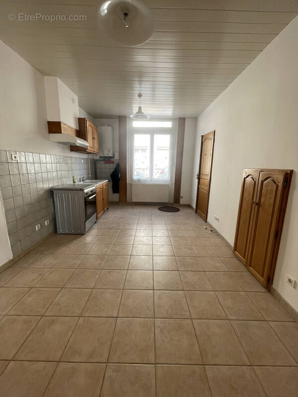 Appartement à SAINT-GENEST-LERPT