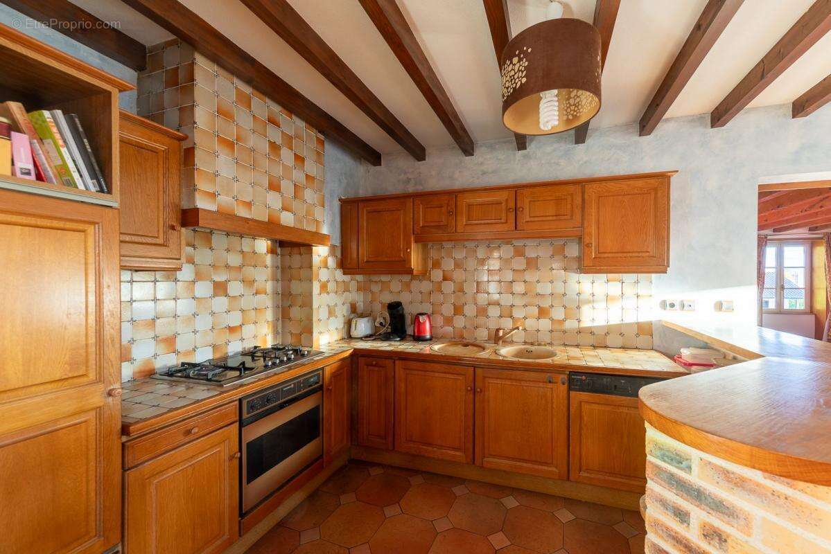 Maison familiale avec piscine et grand terrain - photo 8