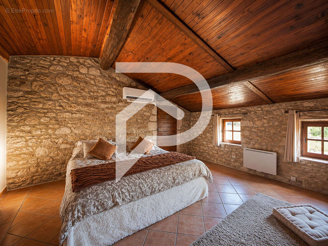 Maison à vendre Saint Montan 13 pièce(s) 296 m2 - photo 6