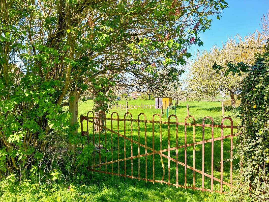 Maison à BAZOCHES-AU-HOULME