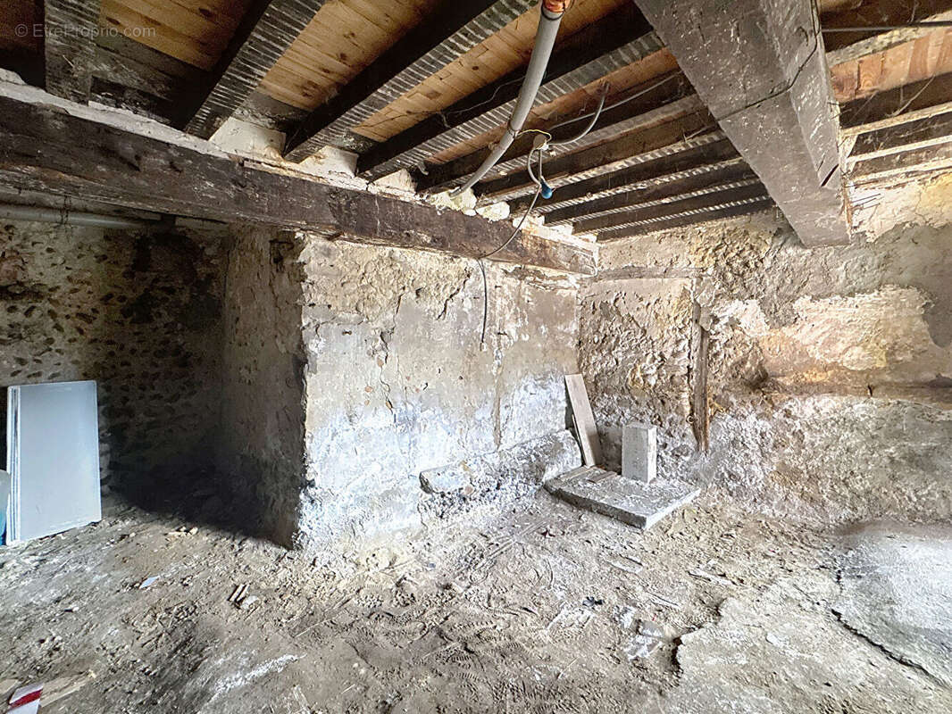 Appartement à SAINT-JEAN-DE-BOURNAY