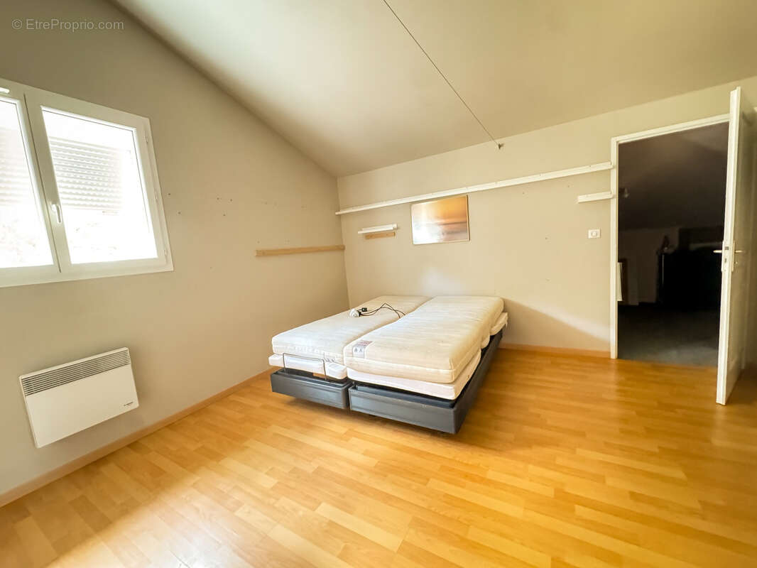 Maison à SAINT-JULIEN-EN-BORN