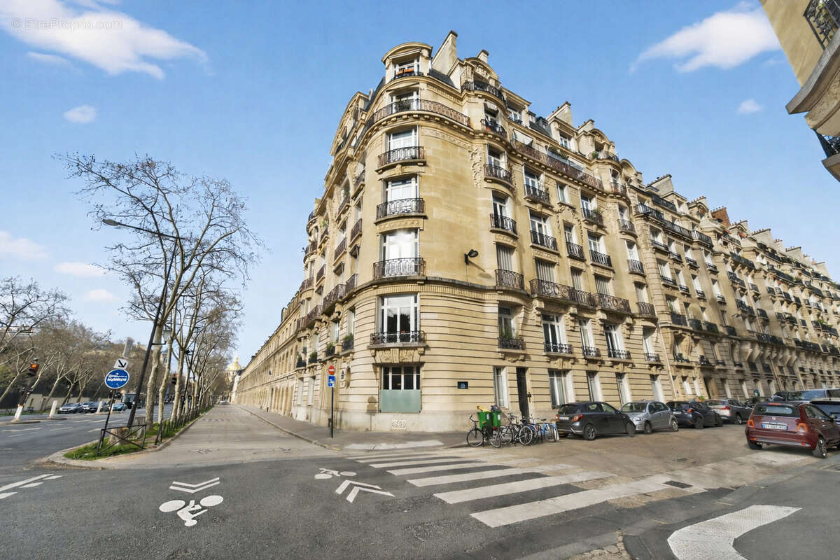 Appartement à PARIS-7E