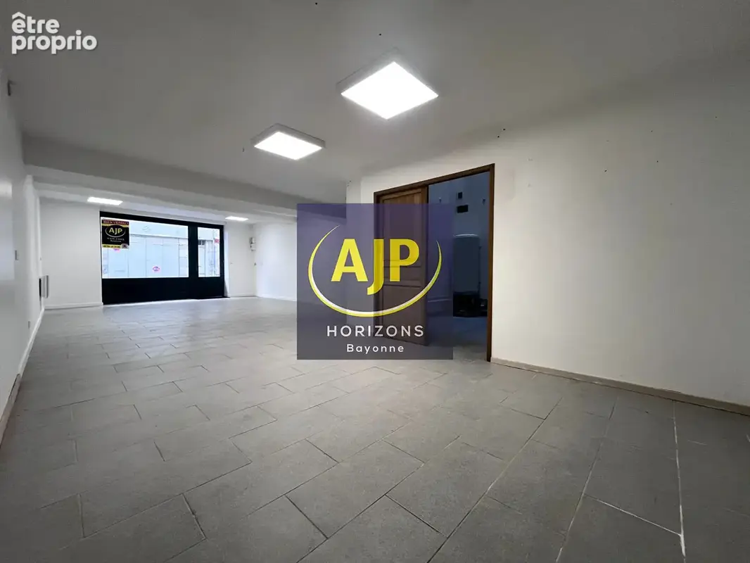 BAYONNE - local commercial / Mur commercial libre - photo 2