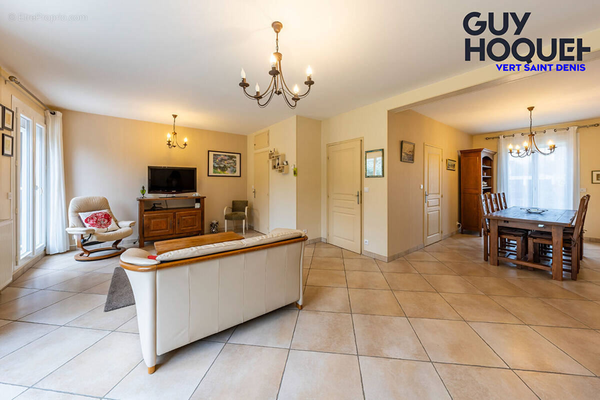 Maison à VERT-SAINT-DENIS