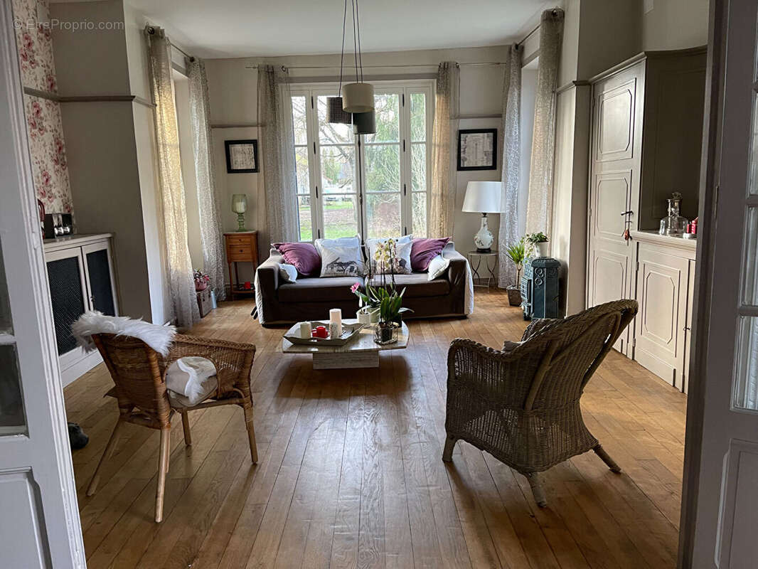 Maison à BOURAY-SUR-JUINE