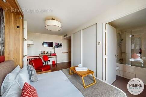 Appartement à COURBEVOIE