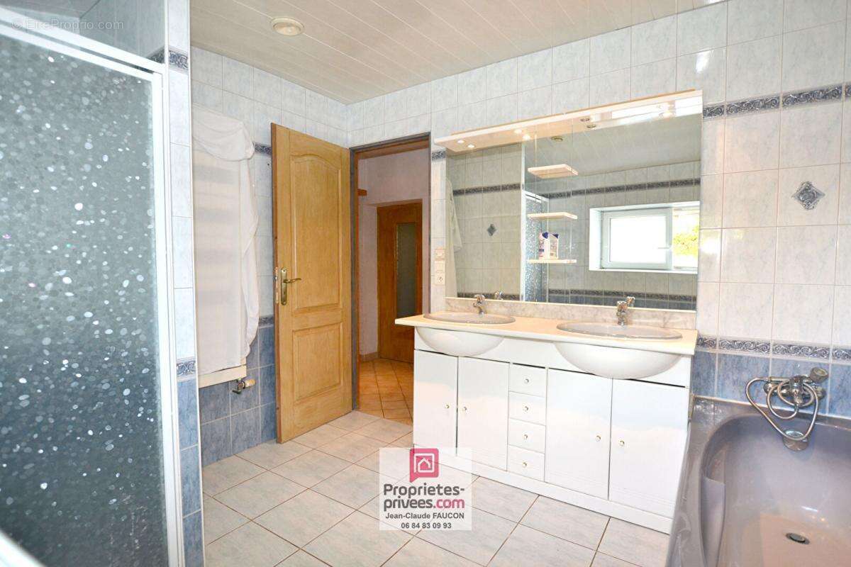 Maison à SAINT-MICHEL-EN-L&#039;HERM